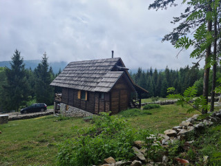 Koliba stari bor Koliba stari bor